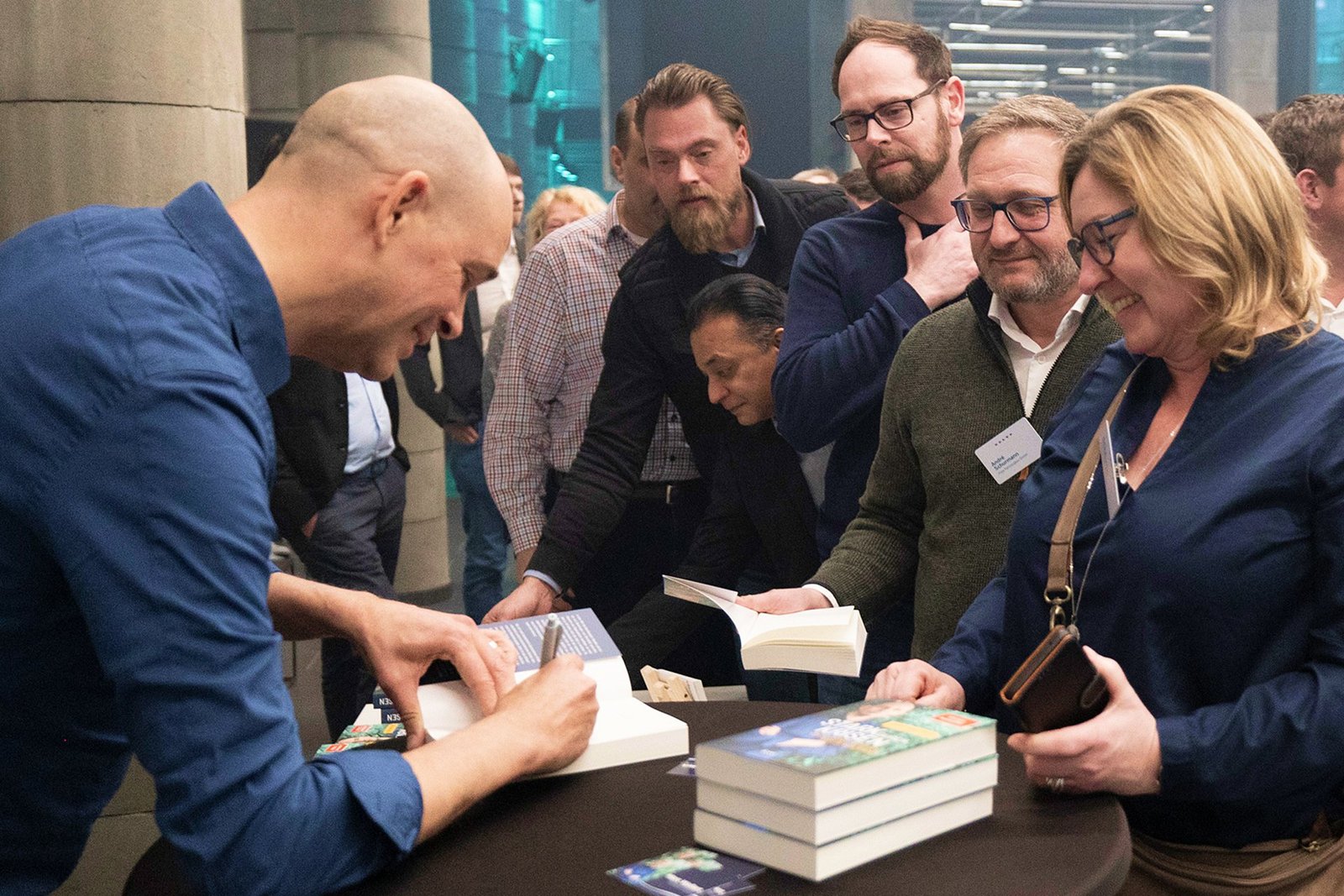 book,bestseller,strong through crises,book package