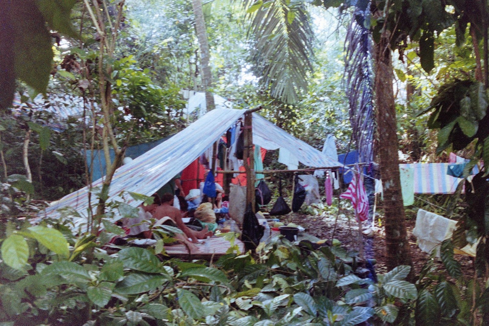 Geisellager im Dschungel von Jolo