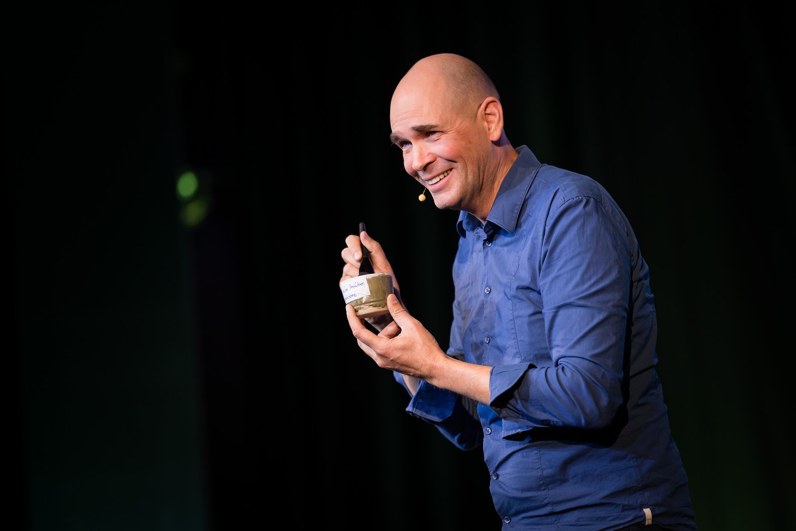 mw speaker humoronstage comp